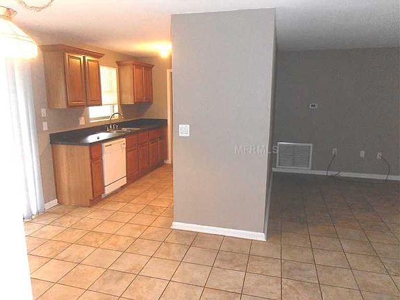 3rd image of 2225 Poinsettia Dr