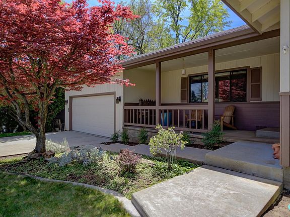 4th image of 1239 Georgia Way