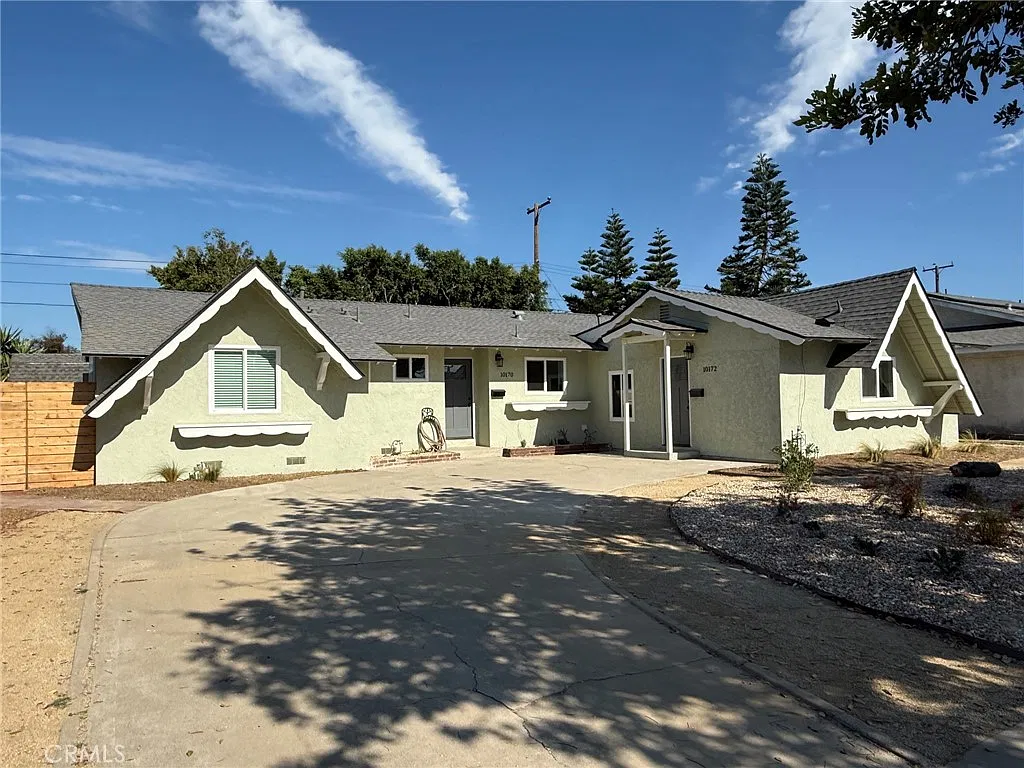 3 bed, 1133 sqft, $3,700 — Photo 4