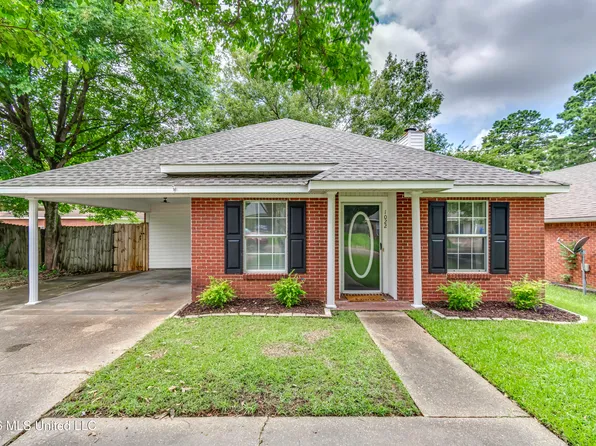 1022 Red Oak Dr, Brandon, MS 39042