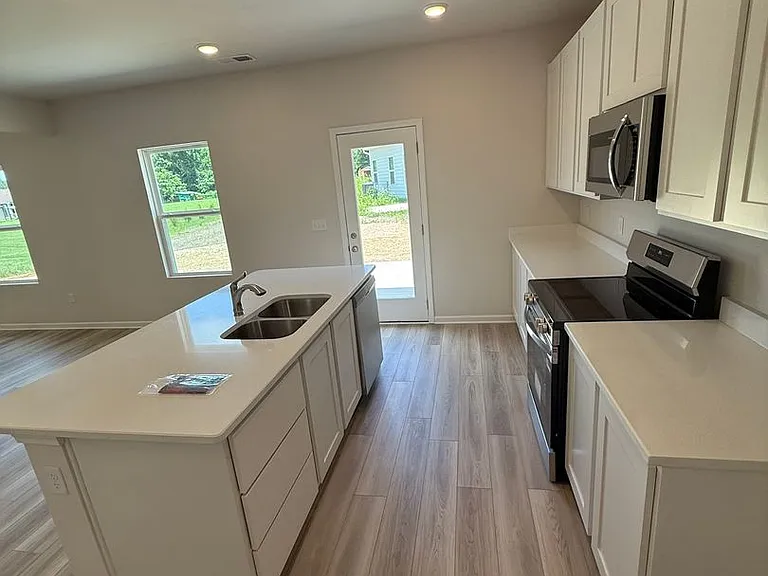 618 Standard Ave — Photo 10