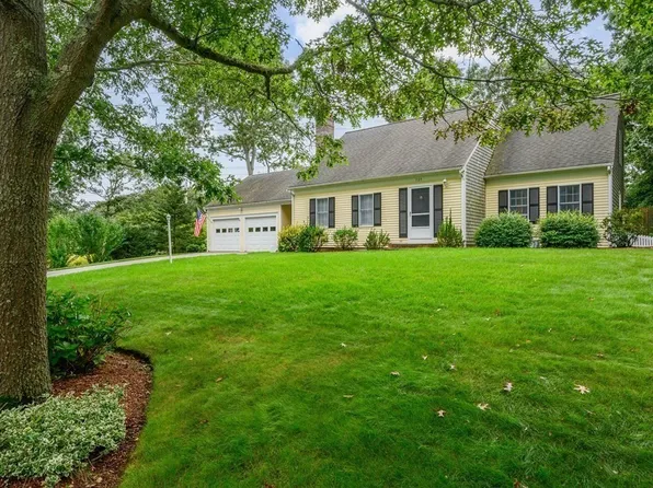 329 Oakmont Rd, Yarmouth Port, MA 02675