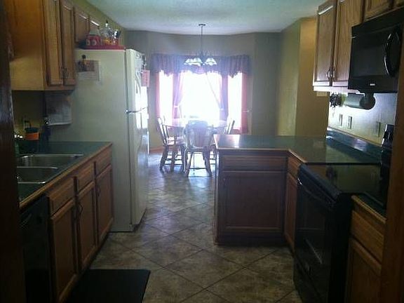 3rd image of 405 Cavaness Dr