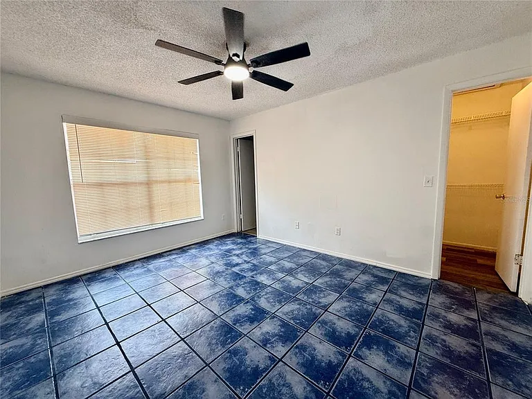 6521 Garden Spring Ct — Photo 9