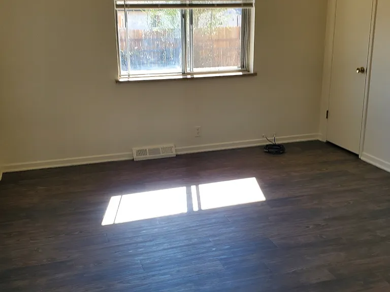 1277 S Hooker St — Photo 7