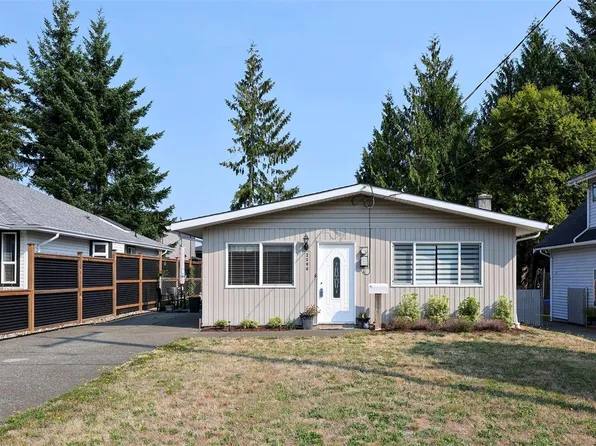 2598 Willard Ave, Cumberland, BC V0R 1S0