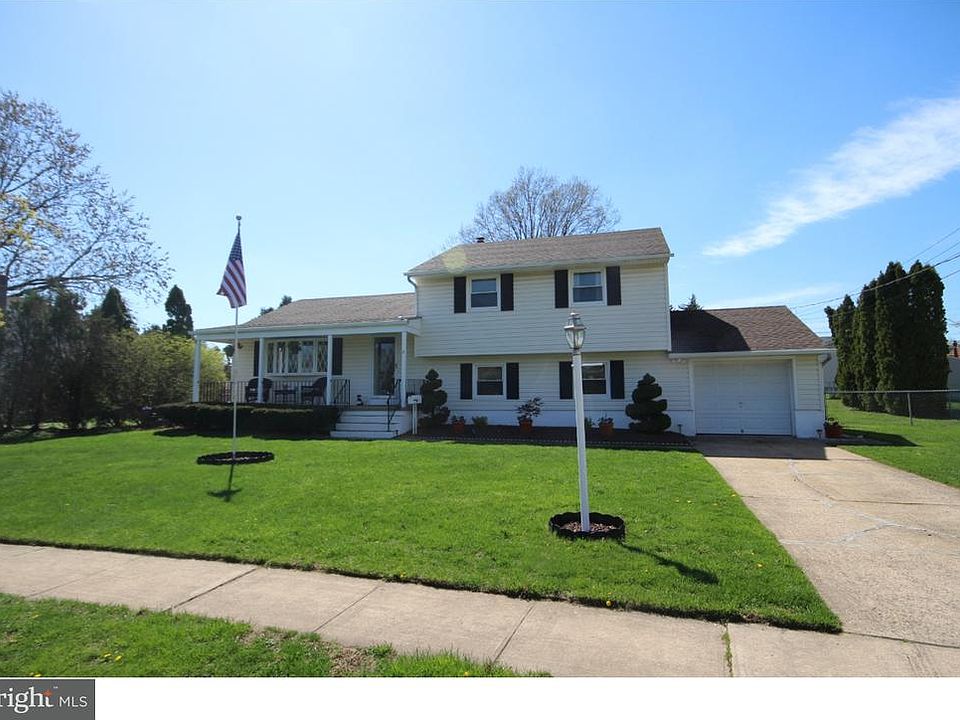 1st image of 6 Ann Marie Dr