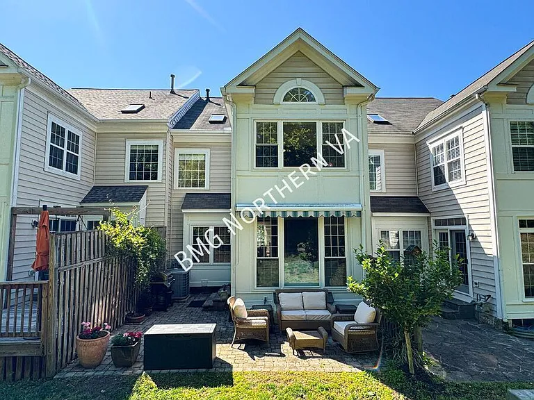 5654 Governors Pond Cir — Photo 38