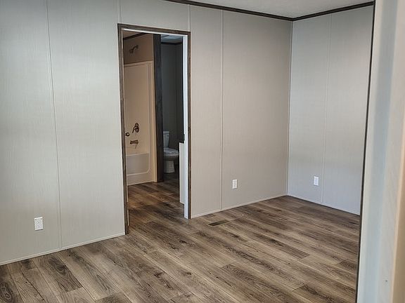 5th image of 33 Club Cir