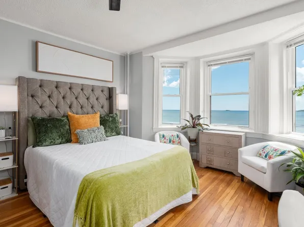 285 Lynn Shore Dr APT 402, Lynn, MA 01902