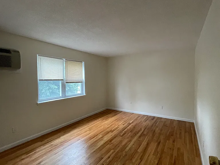 53 Sheridan Ave #2D — Photo 6