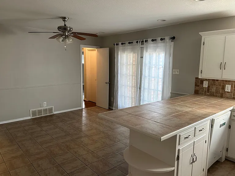 7830 Claremont Dr — Photo 5