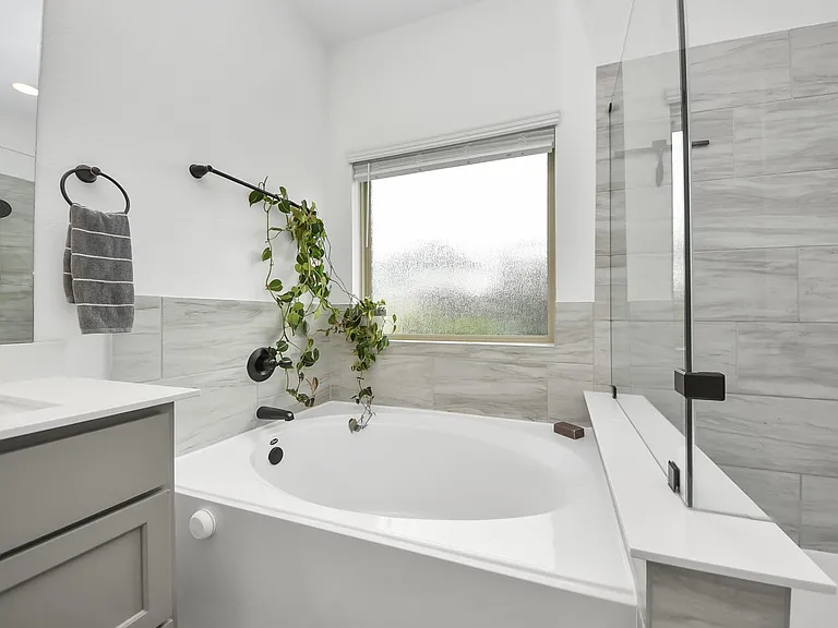 21314 Barcelona Heights Trl — Photo 15