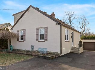 2718 Hawthorne Rd, Glenside, PA 19038