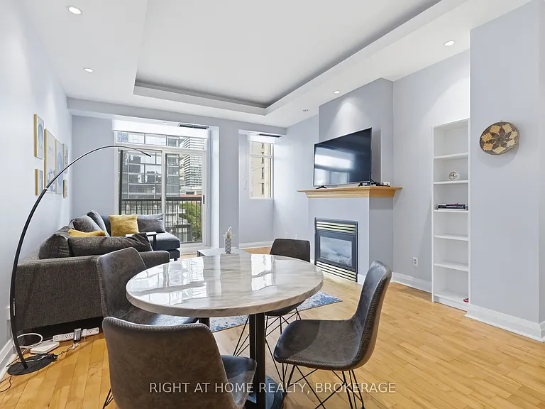 8 Wellesley St E #802 — Photo 9