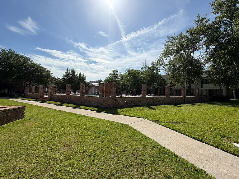 204 Dublin Cir #A — Photo 32