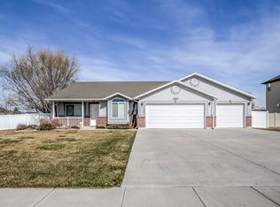 2884 W 2300 N, Clinton, UT 84015