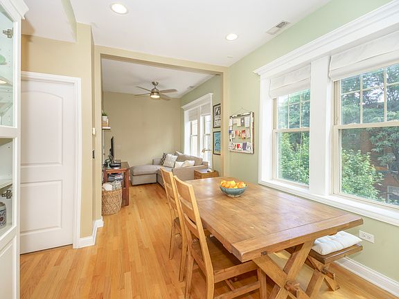 3rd image of 2656 W Gunnison St APT 3