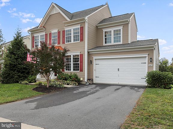 3rd image of 18415 Roslin Pl