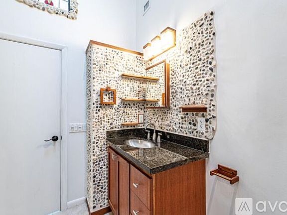 5th image of 2936 Florida Blvd #2936