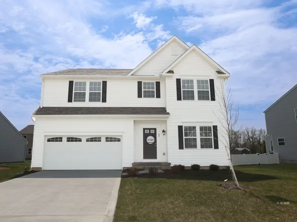 62 Burroughs Dr, Ashville, OH 43103