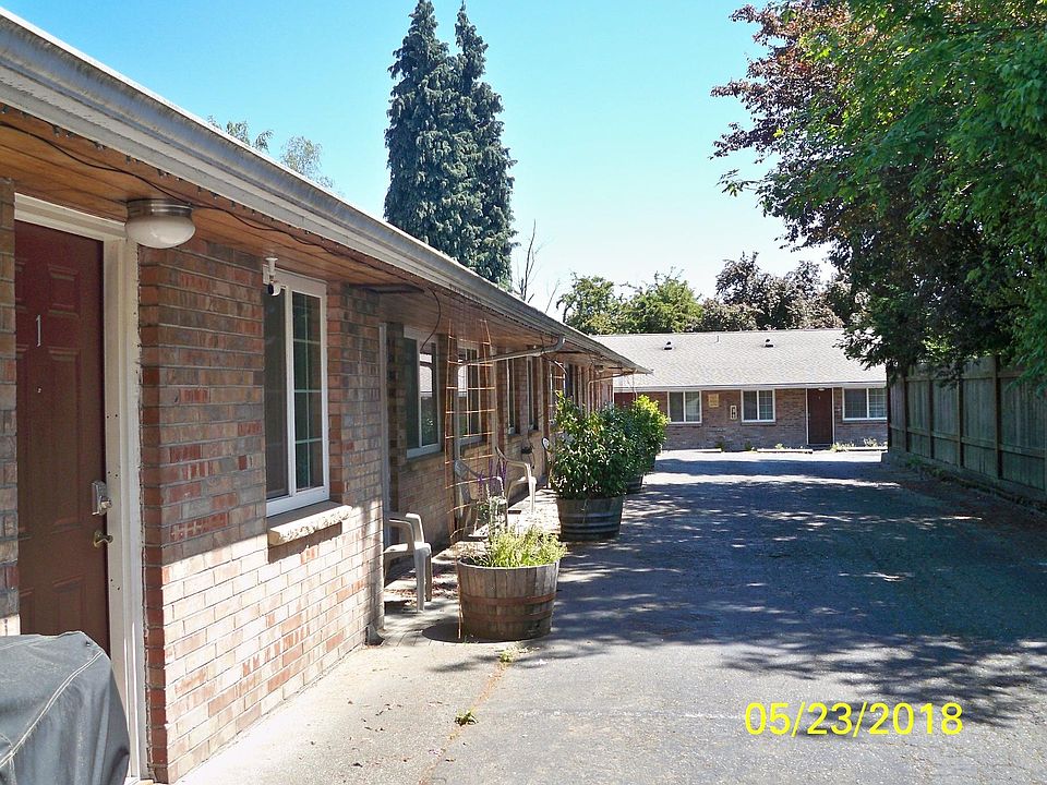 2nd image of 11262 20th Ave S APT 4