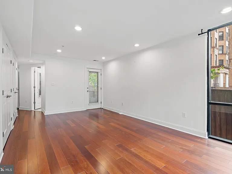 1354 Euclid St NW #202A — Photo 14