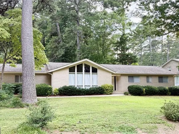 645 Dorsey Cir SW, Lilburn, GA 30047