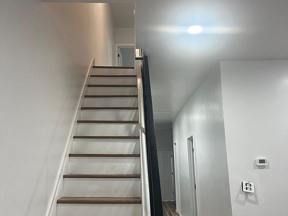 2nd image of 210 Ramsey St
