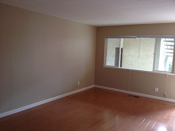 4th image of 4335 Blackford Ave APT 4