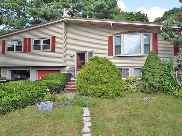 2 Jeanne Rd, Randolph, MA 02368