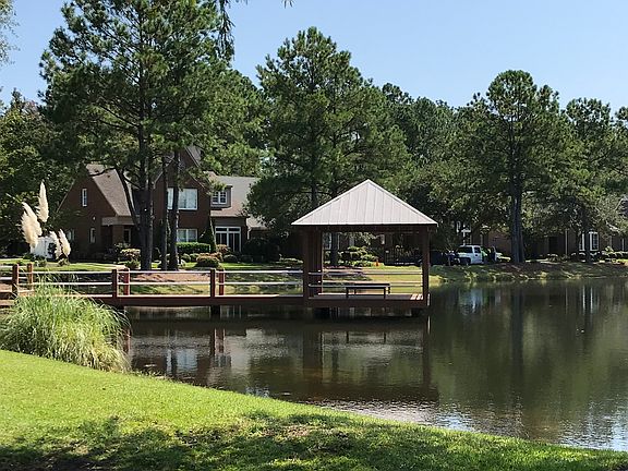 Pier and picnic area