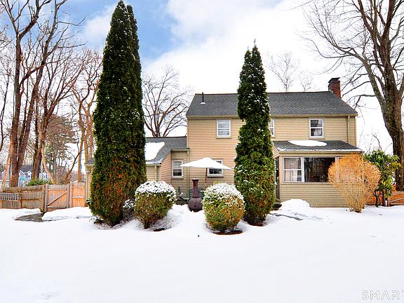 3rd image of 22 Tunxis Road