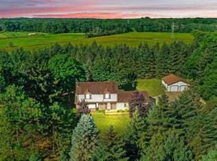 W325S10699 Beulah Rd, Mukwonago, WI 53149