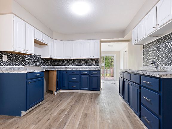 4th image of 901 N Horace Ave