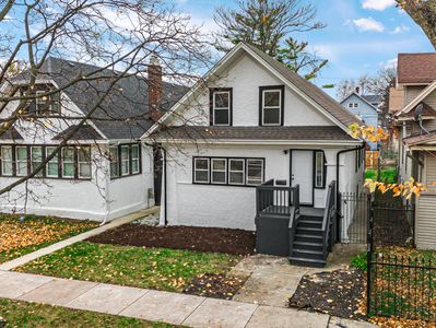 1054 N Lockwood Ave, Chicago, IL, 60651