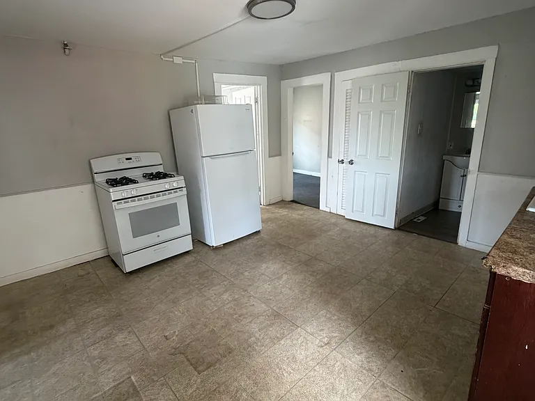 20 Pleasant St #A — Photo 7