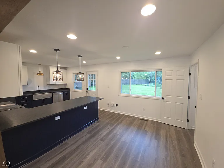 10735 Vali Dr — Photo 5