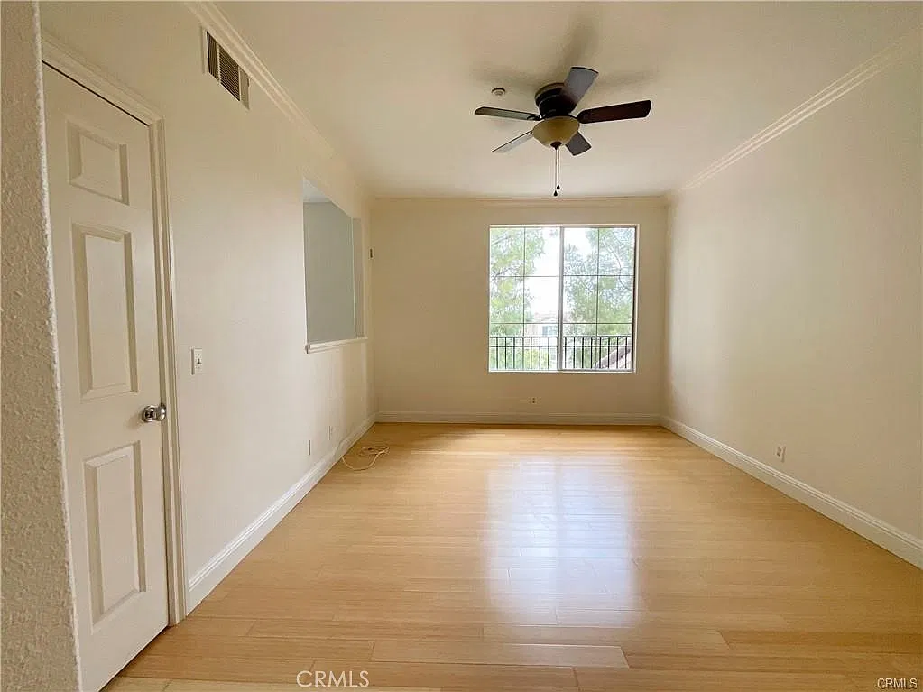 1 bed, 1.5 bath, 890 sqft, $3,100 — Photo 4