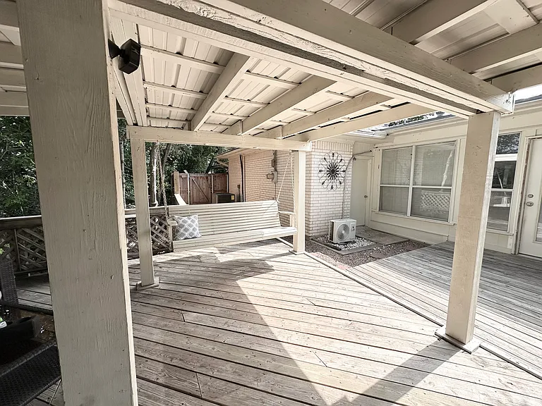 401 Lake Louise Ct — Photo 41