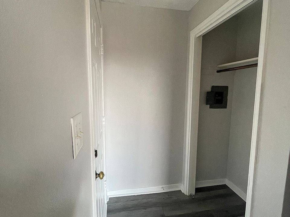 Discover your new home at Woodland Courts. 4622 W 122nd St Alsip IL