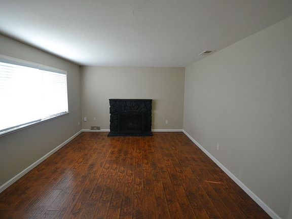 3rd image of 8551 Bellamy Way