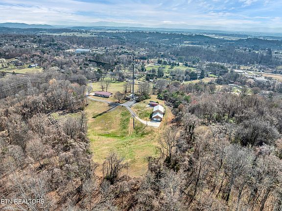 2nd image of 2728 W Old Topside Rd