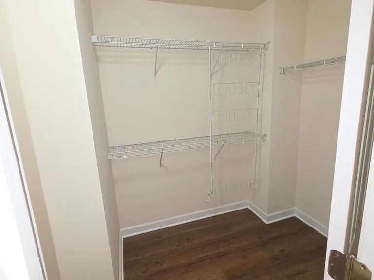 404 Tailor St — Photo 31
