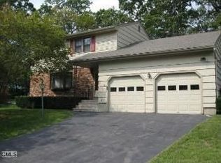255 Deerfield Dr, Stratford, CT 06614