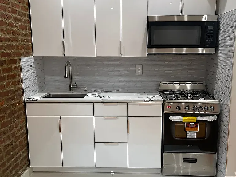563 W 184th St #2 — Photo 11