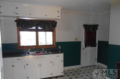 2nd image of 105 Dogwood Ln