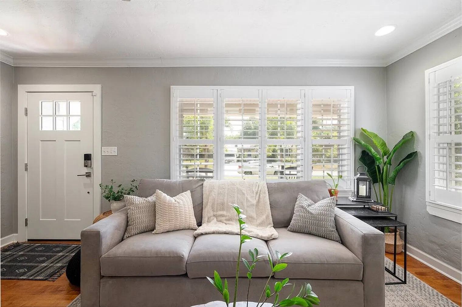2 bed, 2.0 bath, $6,390 — Photo 2