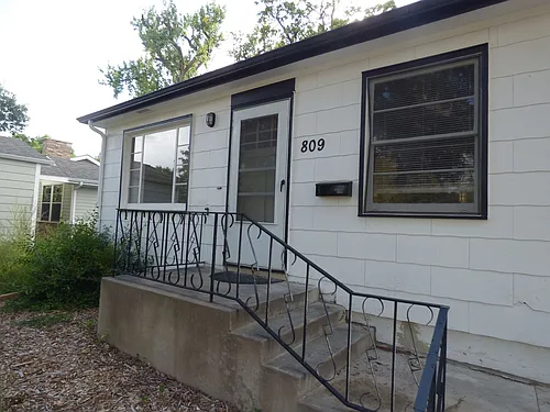 809 Sunset St Photo 1