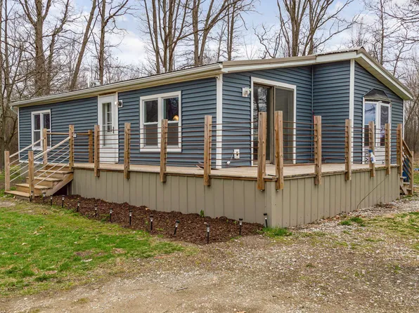 1595 E Gordonville Rd, Midland, MI 48640
